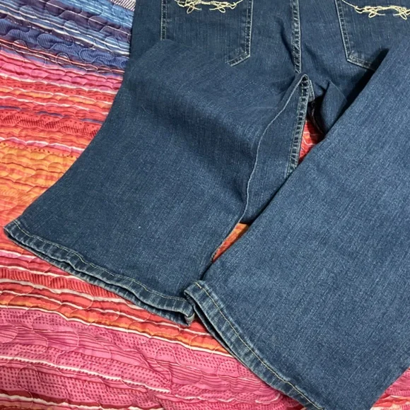 Jordache blue jeans size 13/14.   W03 - Picture 5 of 6